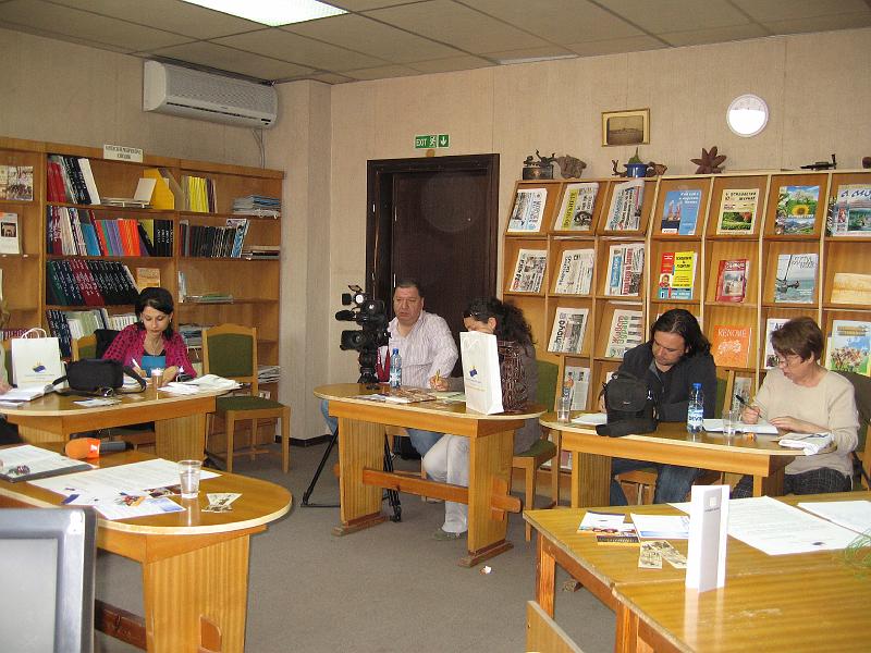 IMG_9466.jpg - Разговор за обществените библиотеки с представители на медиите - 15 май, РБ "Пенчо Славейков"