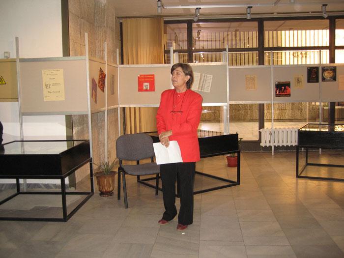 6.jpg - Изложба от фондовете на библиотеката, посветена на 100 годишнината от рождението на Марин Големинов