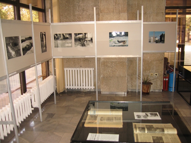 IMG_0186.jpg - Изложба "Следа", авторски поглед върху паметниците от социалистическия период