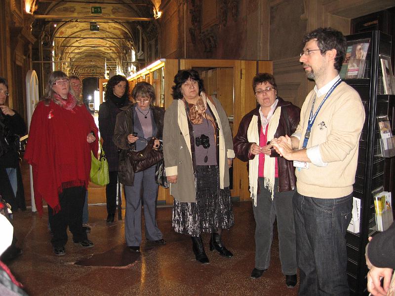 bol_3_5.jpg - Посещение на  Biblioteca Archiginnasio – университетската библиотека на Болоня, забележителна с дългата си история и особено богата книжна колекция